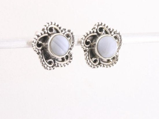 Fijne bewerkte zilveren oorstekers met blauwe lace agaat afbeelding 3
