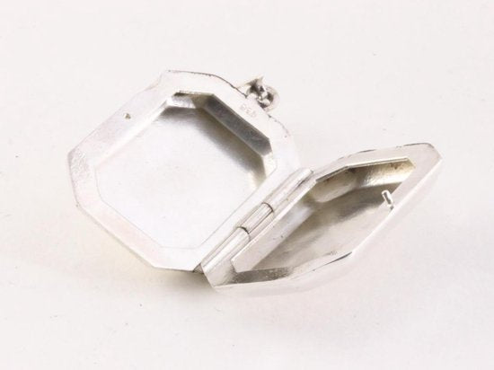 Rechthoekig bewerkt zilveren medaillon afbeelding 5