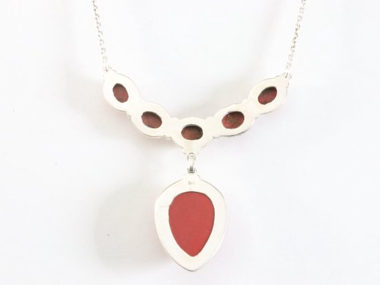 Bewerkte zilveren ketting met rode koraal steen afbeelding 2