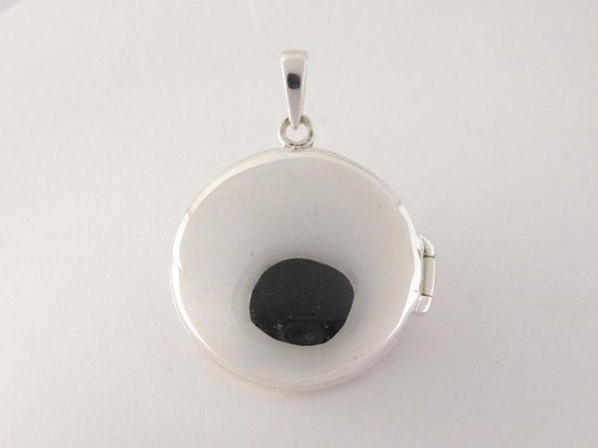 Rond opengewerkt zilveren medaillon met lapis lazuli afbeelding 3