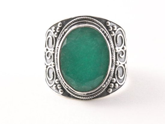 Bewerkte zilveren ring met smaragd afbeelding 4