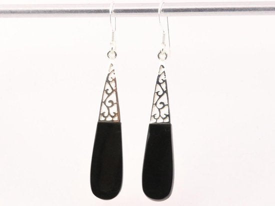 Lange opengewerkte zilveren oorbellen met onyx afbeelding 4