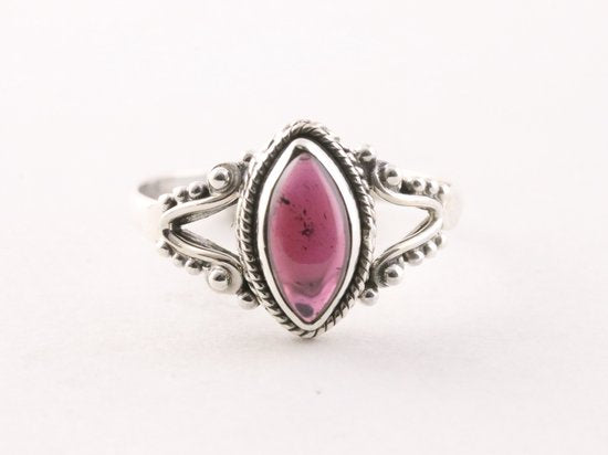 Fijne bewerkte zilveren ring met granaat afbeelding 4