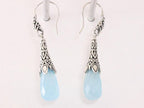 Traditioneel bewerkte lange zilveren oorbellen met pegels blauwe chalcedoon afbeelding 2