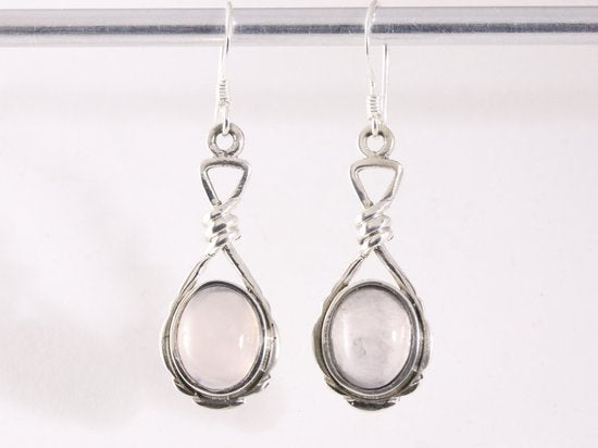 Geknoopte zilveren oorbellen met rozenkwarts afbeelding 4