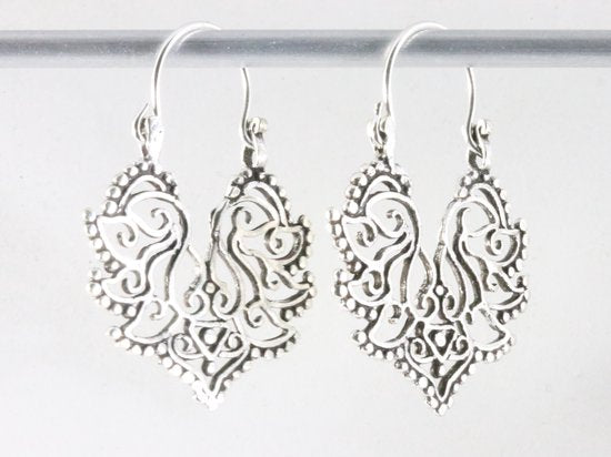 Opengewerkte zilveren lotus bloem oorringen afbeelding 3
