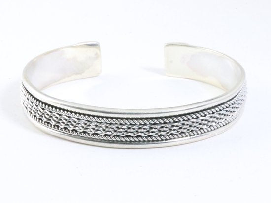 Zilveren klemarmband met vlechtmotief en kabelpatronen afbeelding 3