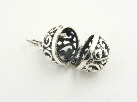 Opengewerkte zilveren engelroeper afbeelding 3