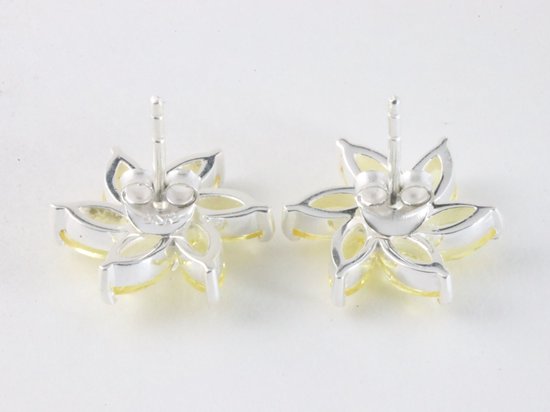 Bloemvormige zilveren oorstekers met citrien afbeelding 2