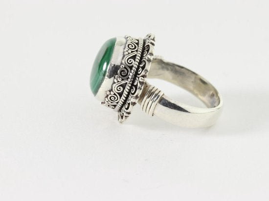 Zware bewerkte zilveren ring met malachiet afbeelding 3