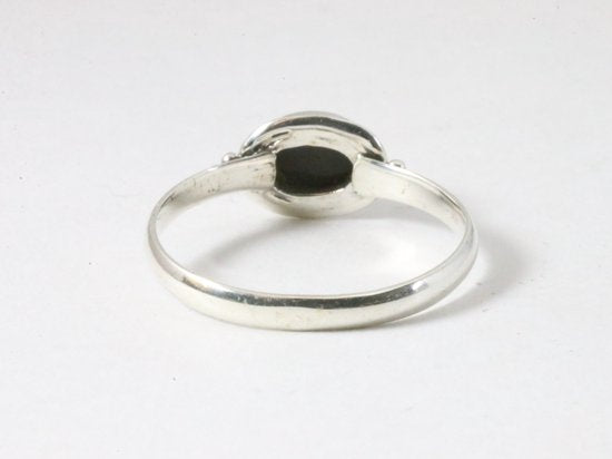 Fijne bewerkte zilveren ring met onyx afbeelding 3