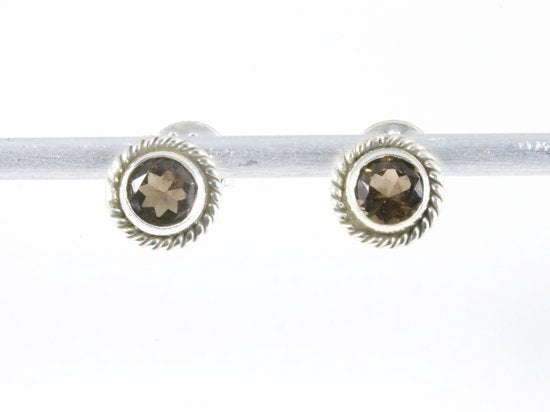 Fijne bewerkte ronde zilveren oorstekers met rookkwarts afbeelding 1