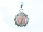 Ronde bewerkte zilveren hanger met rhodochrosiet afbeelding 1