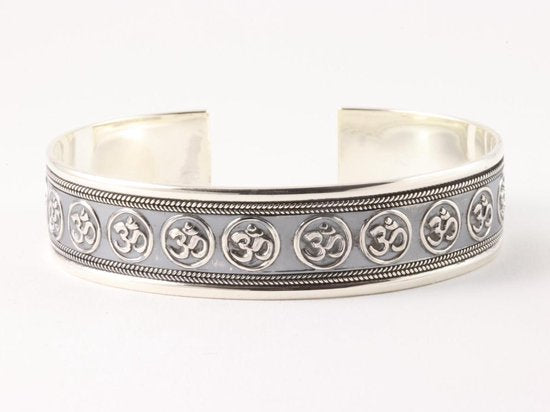 Zilveren klemarmband met ohm tekens afbeelding 1