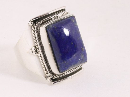 Bewerkte zilveren ring met lapis lazuli afbeelding 1