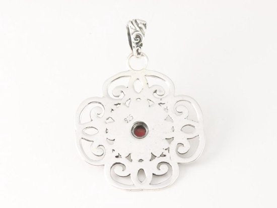 Grote opengewerkte zilveren hanger met rode koraal steen afbeelding 2