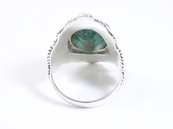 Bewerkte zilveren ring met smaragd afbeelding 3