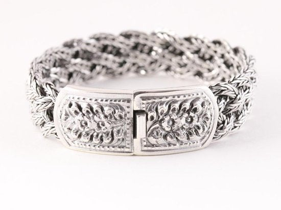 Zware gevlochten zilveren armband met gegraveerde kliksluiting afbeelding 3