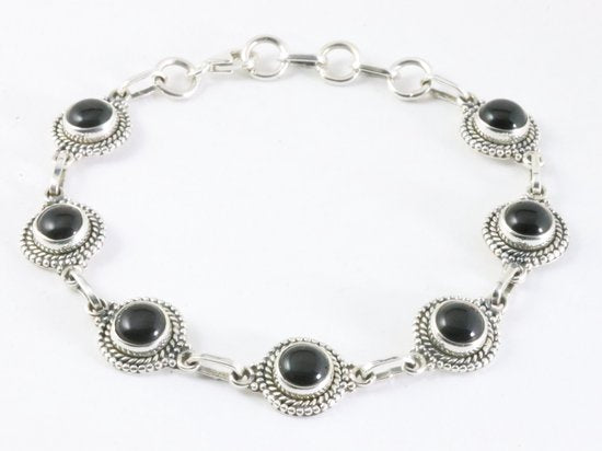 Bewerkte zilveren armband met onyx afbeelding 1