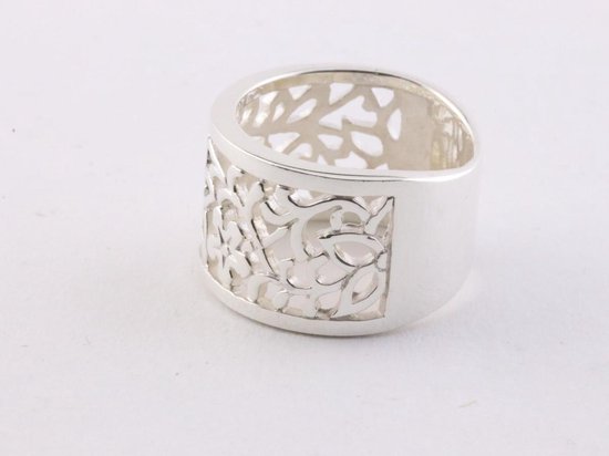 Opengewerkte zilveren ring met bloemenmotief afbeelding 3