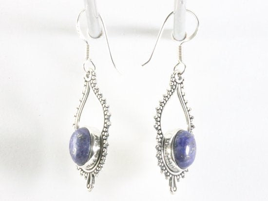 Bewerkte zilveren oorbellen met lapis lazuli afbeelding 2