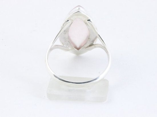 Hoogglans zilveren ring met rozenkwarts afbeelding 3