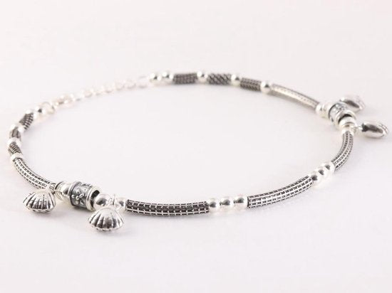 Zilveren enkelband met bewerkte kralen en schelpjes afbeelding 2
