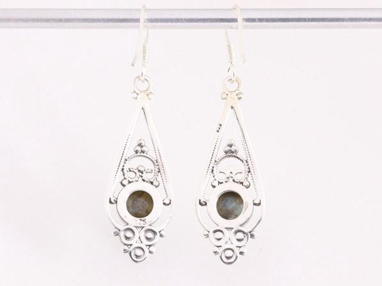 Lange opengewerkte zilveren oorbellen met labradoriet afbeelding 3