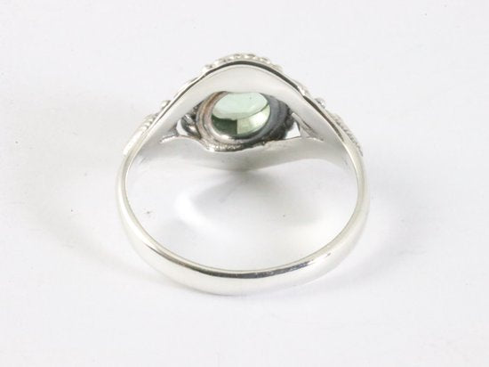 Fijne bewerkte zilveren ring met groene amethist afbeelding 3