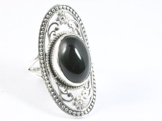 Langwerpige opengewerkte zilveren ring met onyx afbeelding 1