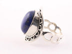 Bewerkte zilveren ring met lapis lazuli afbeelding 2