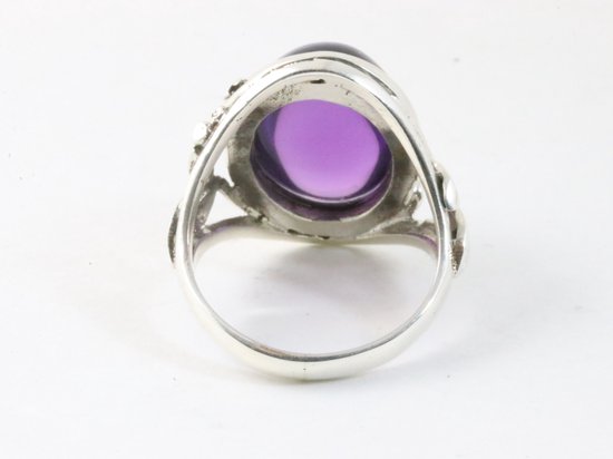 Opengewerkte zilveren ring met amethist afbeelding 3