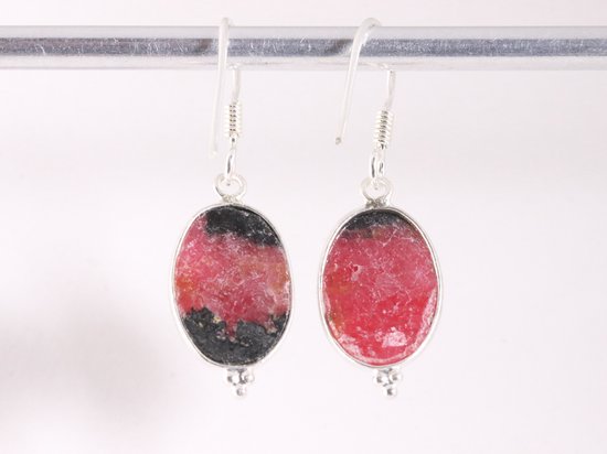 Zilveren oorbellen met rhodoniet afbeelding 3