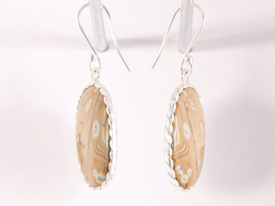 Bewerkte ovale zilveren oorbellen met gele slangen jaspis afbeelding 2