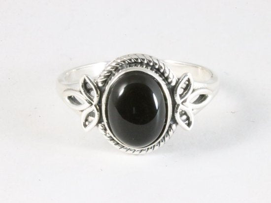 Fijne bewerkte zilveren ring met onyx afbeelding 4