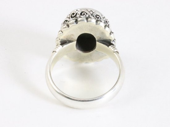 Traditionele zware bewerkte zilveren ring met Tibetaanse turkoois afbeelding 3