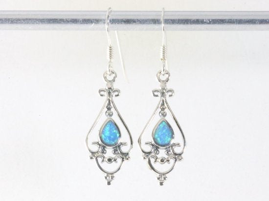 Fijne opengewerkte zilveren oorbellen met Australische opaal afbeelding 3