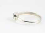 Fijne ronde zilveren ring met peridoot afbeelding 2