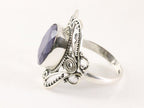 Opengewerkte zilveren ring met blauwe saffier afbeelding 2