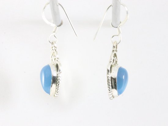 Fijne bewerkte zilveren oorbellen met blauwe chalcedoon afbeelding 2