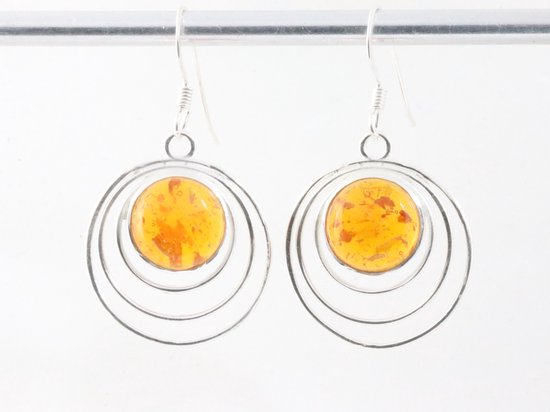 Ronde opengewerkte zilveren oorbellen met amber afbeelding 1