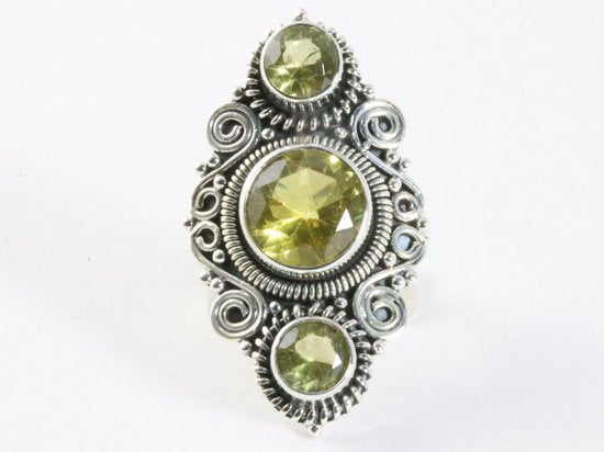 Langwerpige bewerkte zilveren ring met citrien afbeelding 4