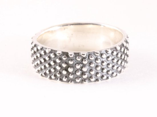 Zware fijn bewerkte zilveren ring afbeelding 1