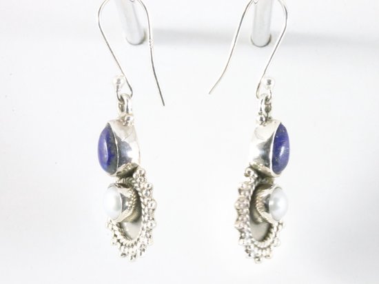 Bewerkte zilveren oorbellen met lapis lazuli en parel afbeelding 2