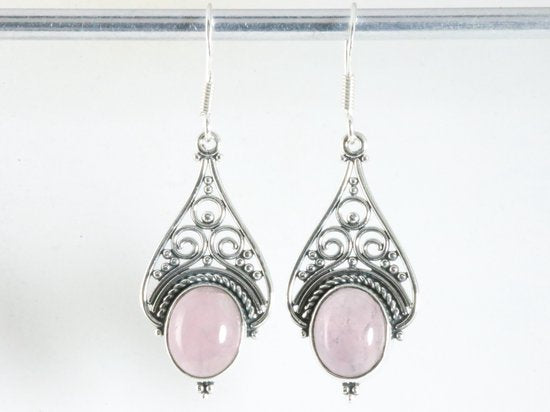 Lange opengewerkte zilveren oorbellen met rozenkwarts afbeelding 3