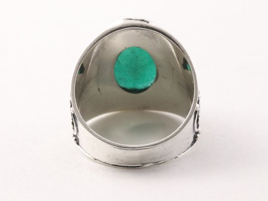 Bewerkte zilveren ring met smaragd afbeelding 3