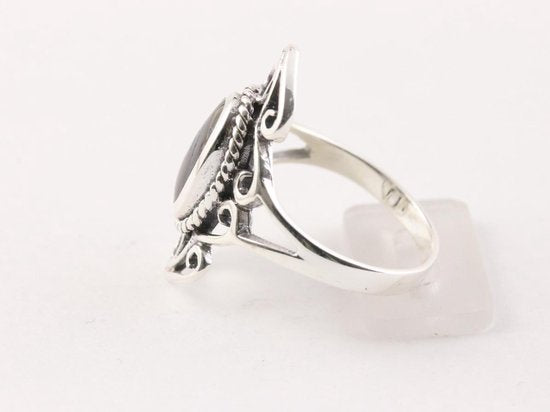 Opengewerkte zilveren ring met abalone schelp afbeelding 2