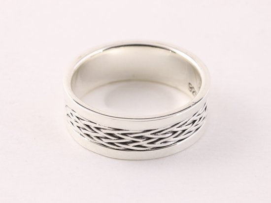 Zware zilveren ring met vlechtmotief afbeelding 2