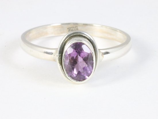 Fijne zilveren ring met amethist afbeelding 4