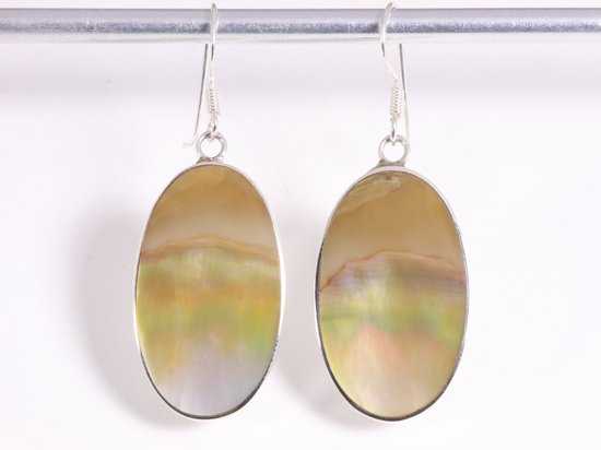Grote ovale zilveren oorbellen met goudkleurige schelp afbeelding 4